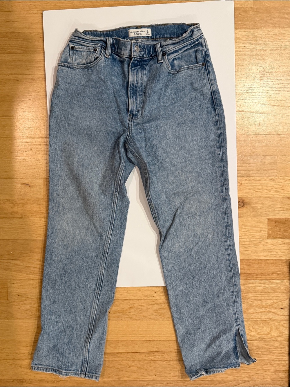 Abercrombie & Fitch The 90s Straight Ultra High Rise Jeans - Women’s 6